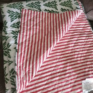 Queen size Christmas quilt set
